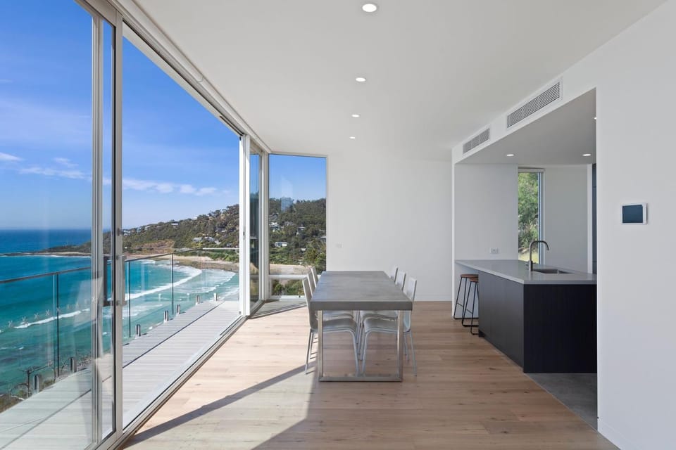 Natural landscape, View (from property/room), Balcony/Terrace, Dining area, Sea view