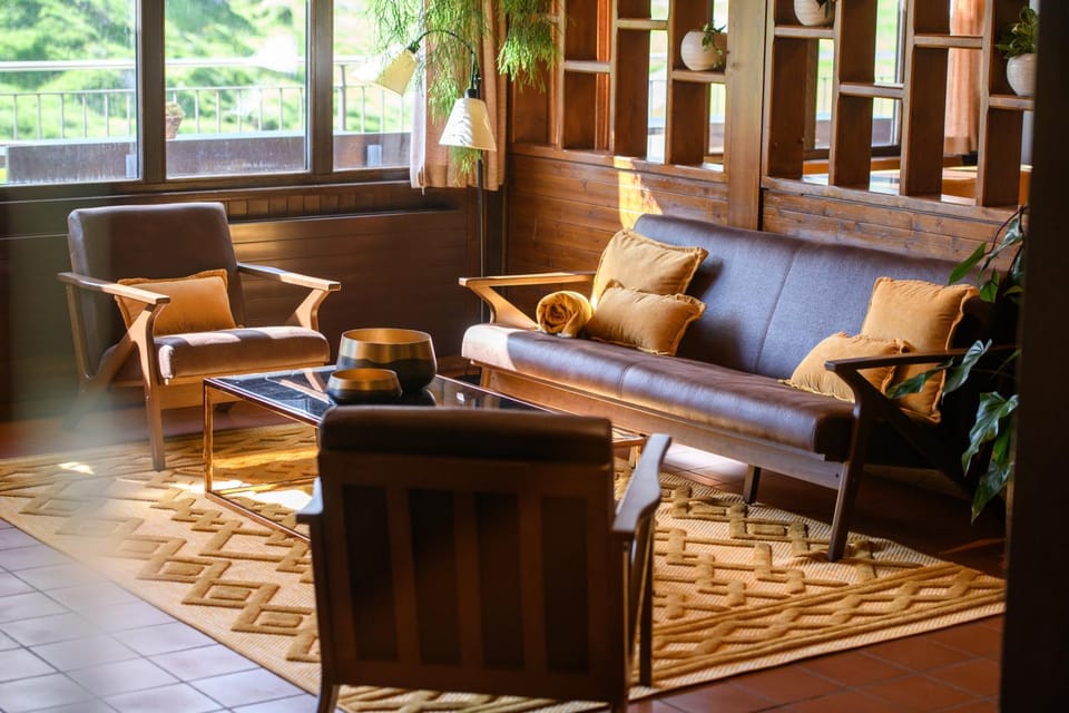 Restaurant/places to eat, Lobby or reception