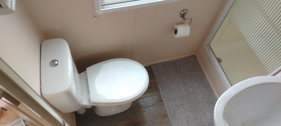 24 Headwards Caravan Retreat, Hemsby Apartment in Hemsby