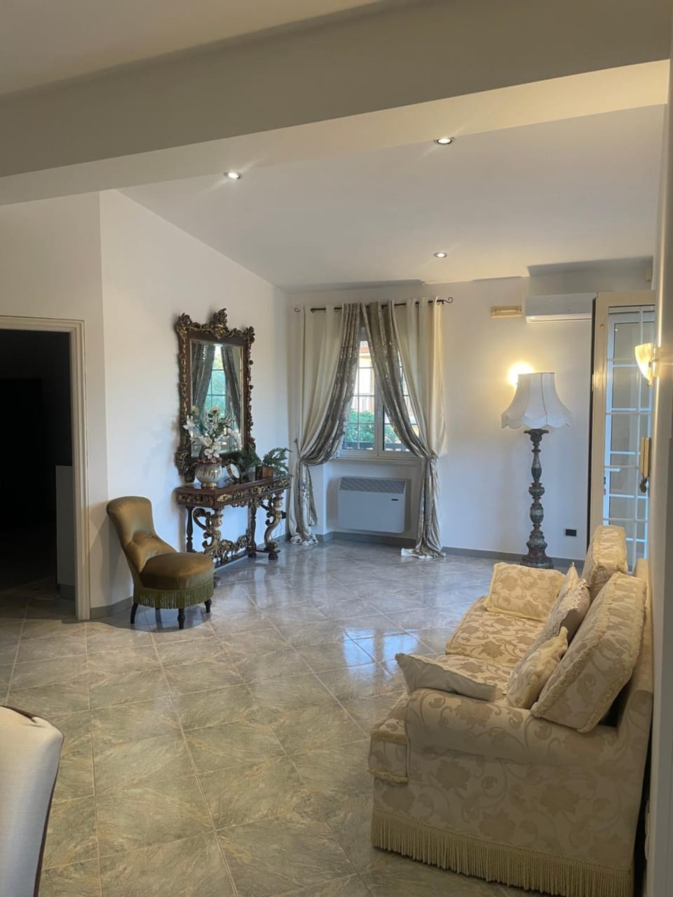 Off site, Balcony/Terrace, Living room, Seating area, Dining area, Area and facilities, soundproof, air conditioner, air conditioner