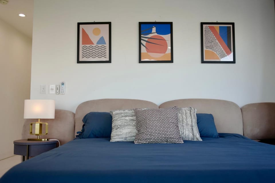 Exclusive Hillside Hideaway-Private Room Vacation rental in Hollywood Hills