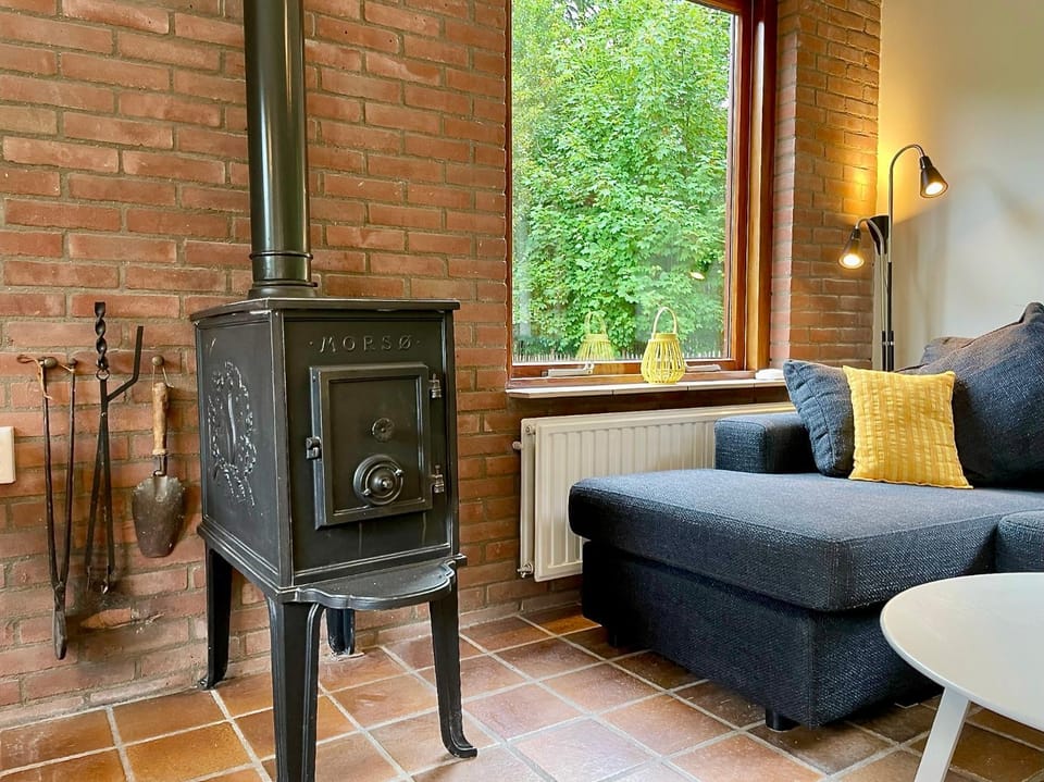 Seating area, flat iron