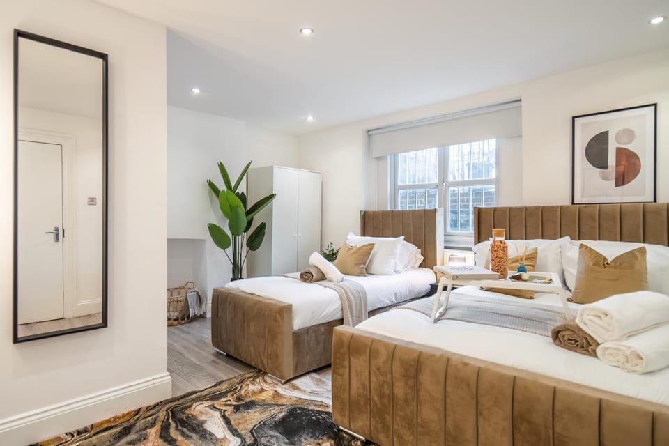 Bed, Photo of the whole room, Bedroom, towels, wardrobe