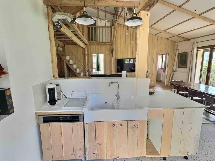 Le Nid des Amis -Villa, jardin, vue à la montagne House in Provence-Alpes-Côte d'Azur