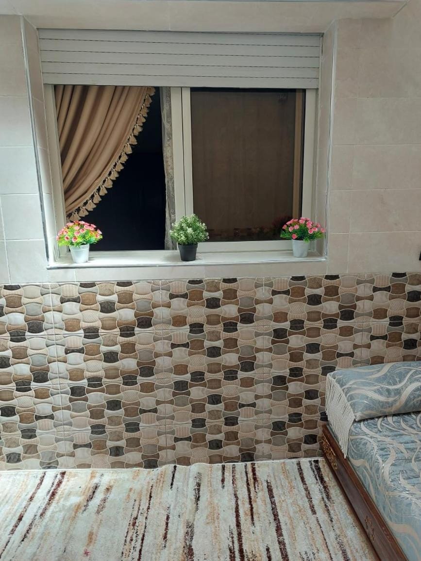 Bed, Seating area