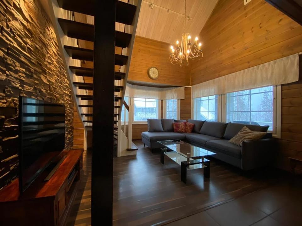 Riihipeikko Jyväskylän läheisyydessä Muuramen Riihivuoressa House in Finland