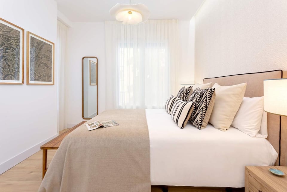 Bed, Photo of the whole room