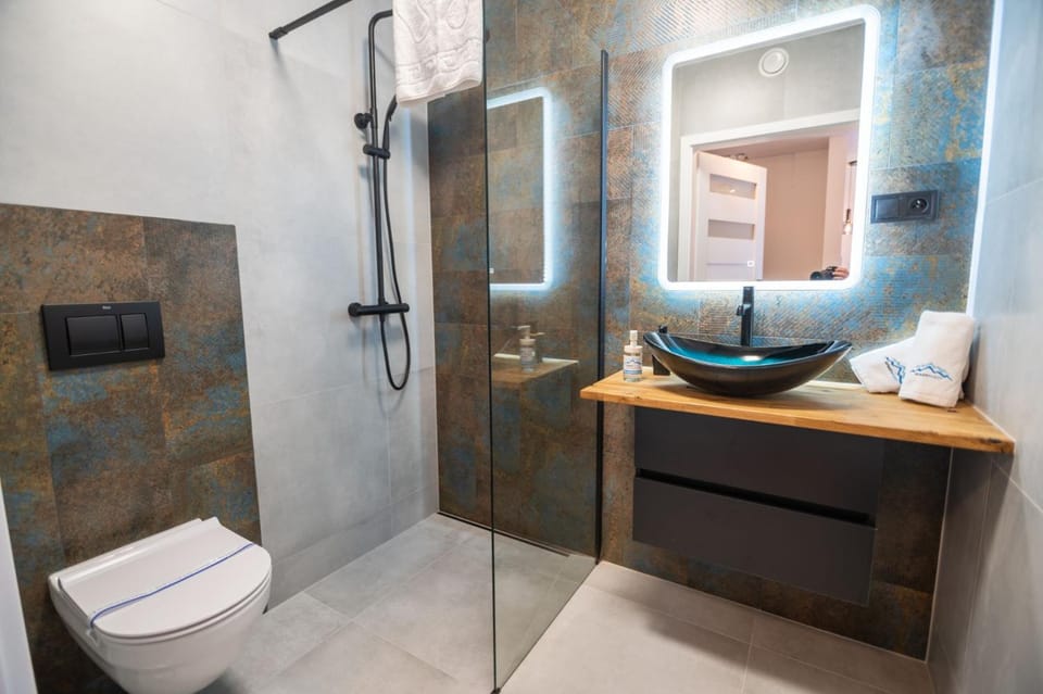 Apartament Kwiat Karkonoszy - ścisłe Centrum - Widok na Góry z balkonu - Sauna Apartment in Lower Silesian Voivodeship