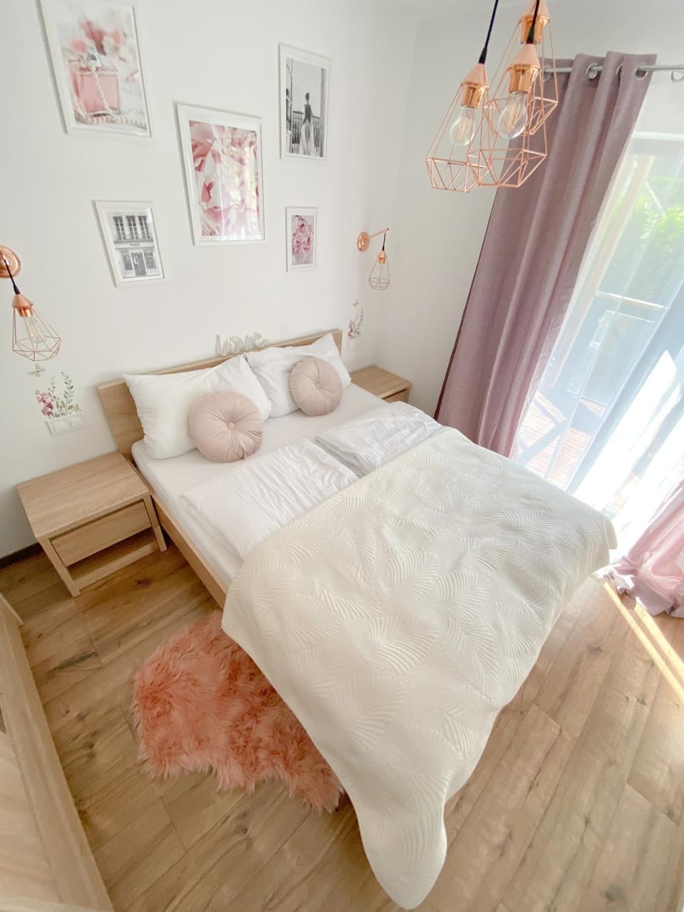 Apartament Kwiat Karkonoszy - ścisłe Centrum - Widok na Góry z balkonu - Sauna Apartment in Lower Silesian Voivodeship