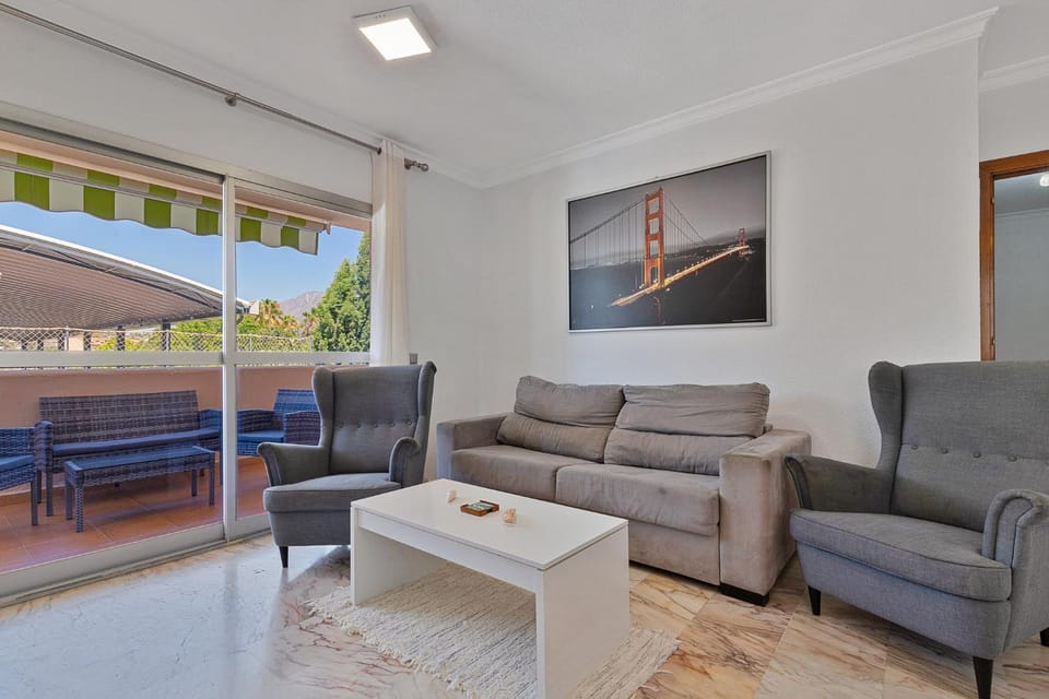 Balcony/Terrace, Living room, Seating area, Mountain view