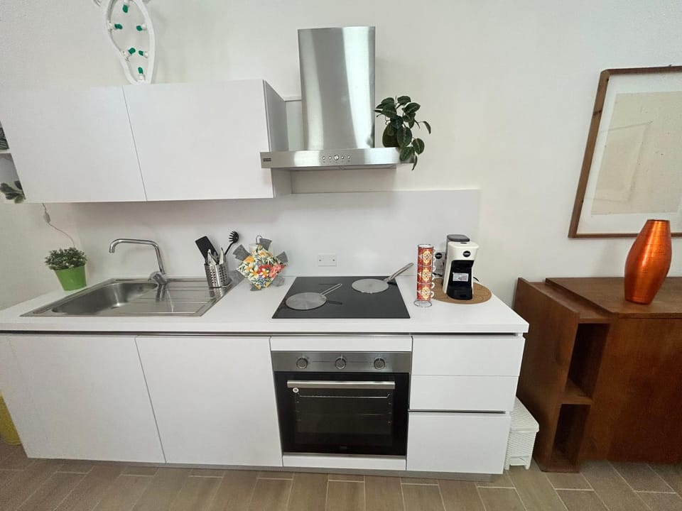 Coffee/tea facilities, Kitchen or kitchenette, pet friendly, stove