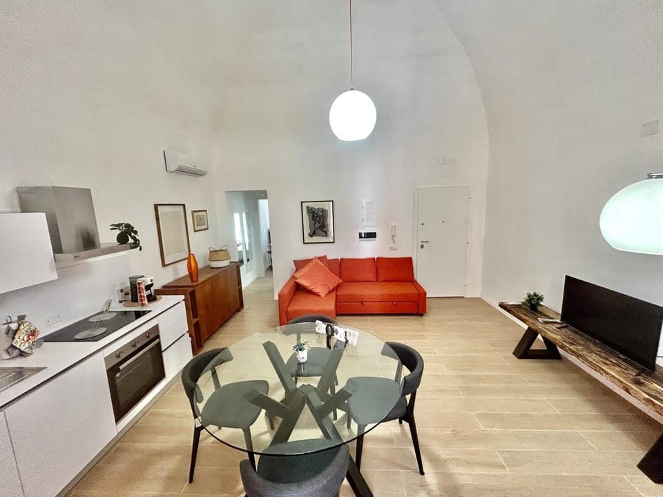 TV and multimedia, Kitchen or kitchenette, Living room, Seating area, Dining area, pet friendly, stove