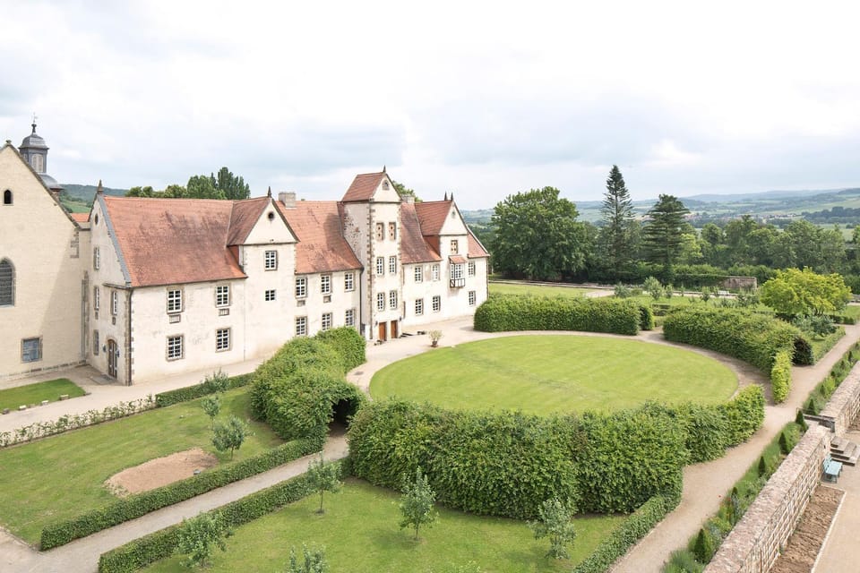 Property building, Nearby landmark, Day, Natural landscape, Garden, Garden view, Landmark view