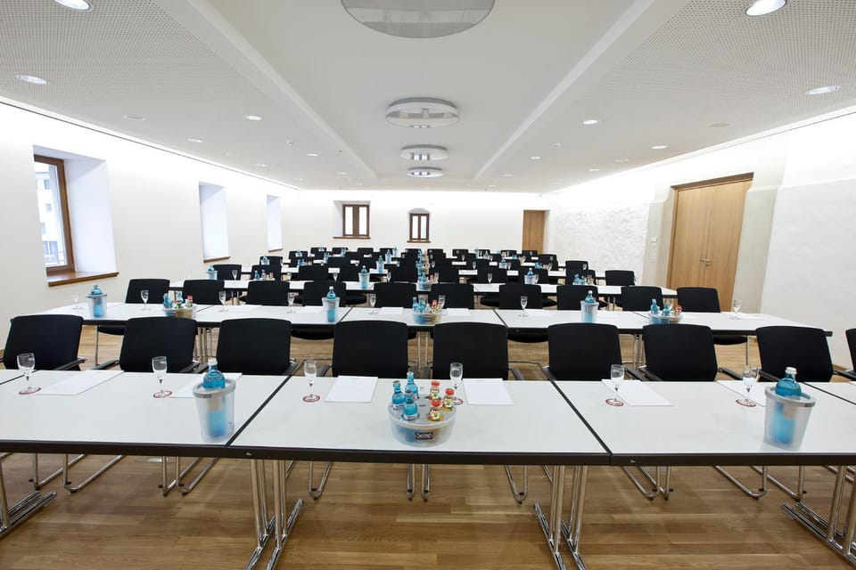 Meeting/conference room
