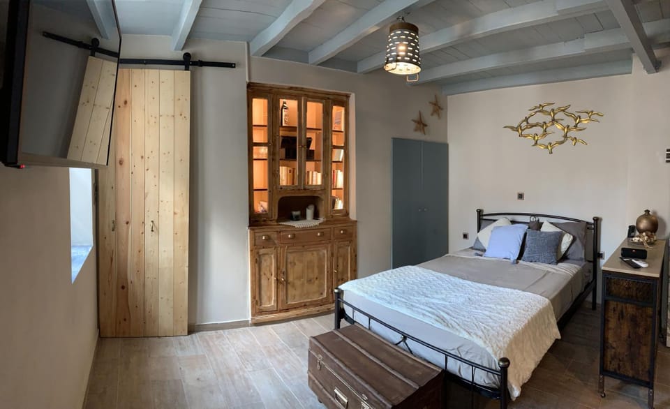 Bed, wardrobe