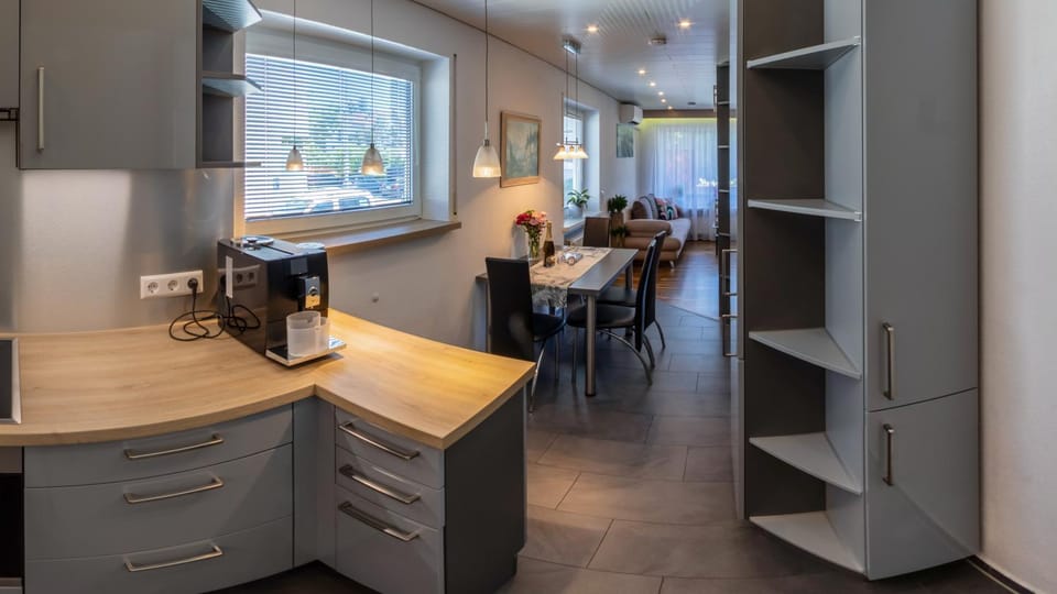 Coffee/tea facilities, Dining area