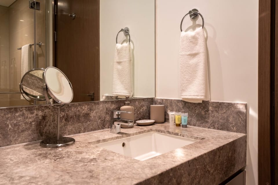Shower, Bathroom, towels