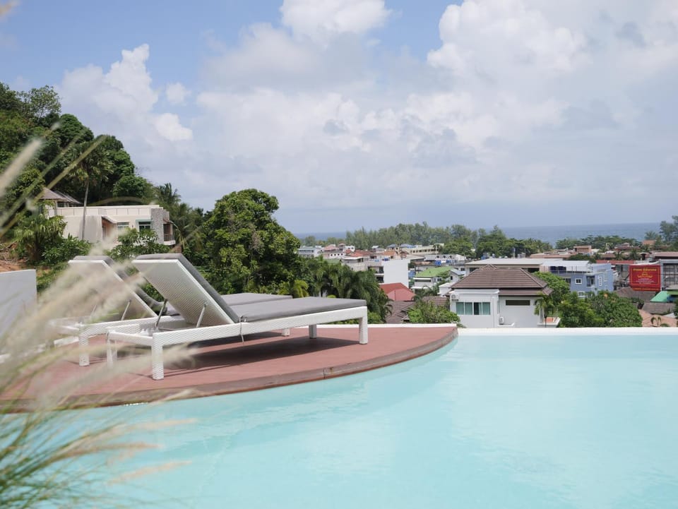 Swimming pool, sunbed