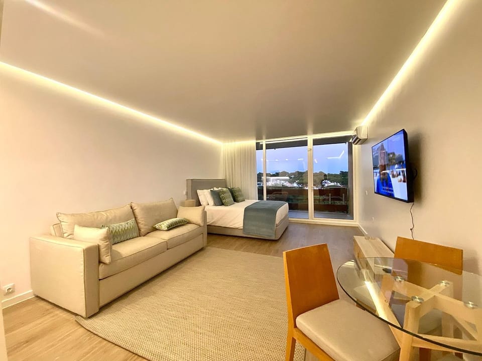 TV and multimedia, Living room, Dining area
