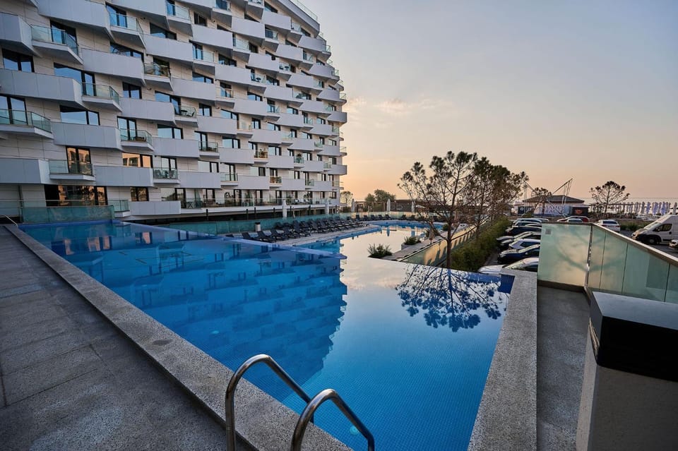 Property building, Swimming pool