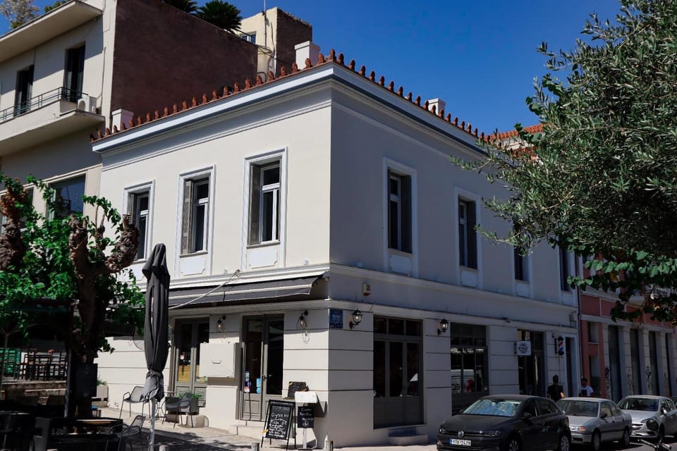 Property building, Day, Location