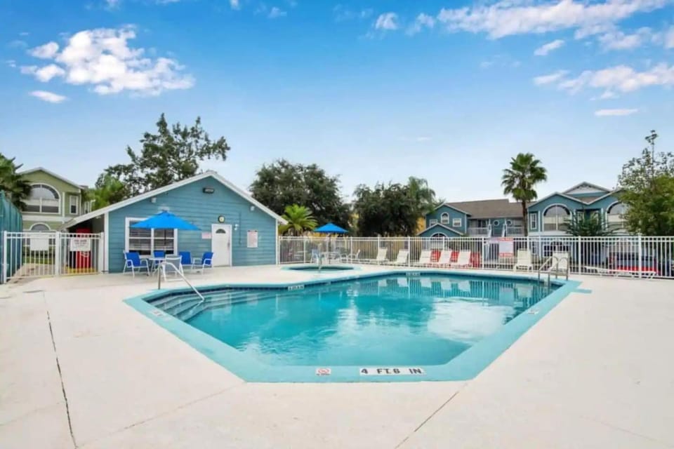 Day, Hot Tub, Pool view, Swimming pool, Swimming pool, sunbed