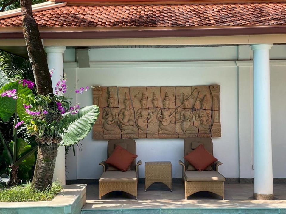 Patio, Seating area, sunbed