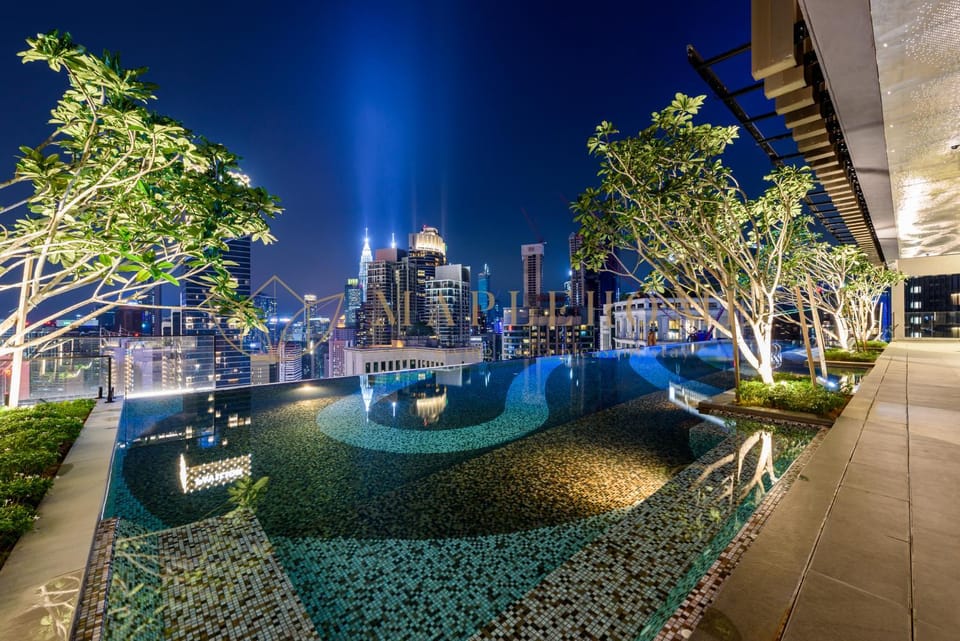 City view, Swimming pool