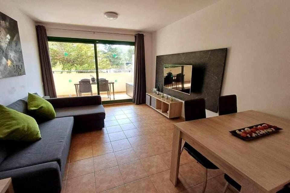Luminoso apartamento en la costa Apartment in Salou
