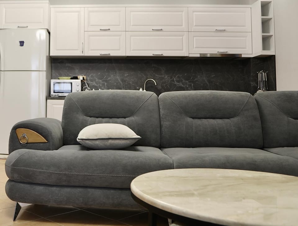 Kitchen or kitchenette, Living room, Seating area