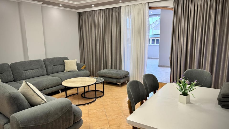 Balcony/Terrace, Living room, Seating area, Dining area