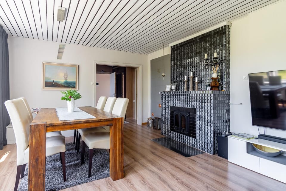 TV and multimedia, Living room, Dining area, flat iron