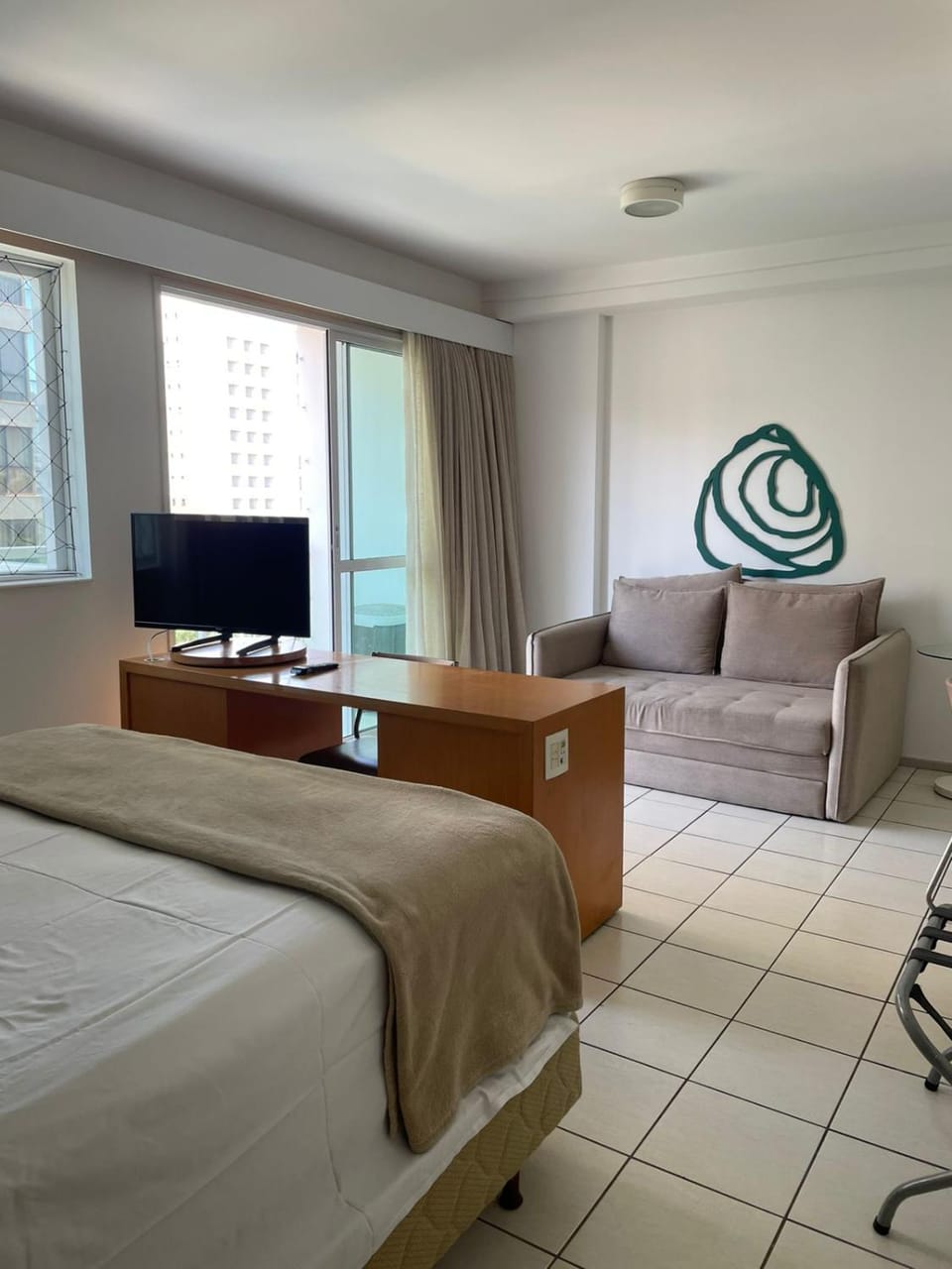 Praia do Canto Apart Hotel - Apto 405 - Varanda Lateral com Vista Mar Apartment in Vitoria
