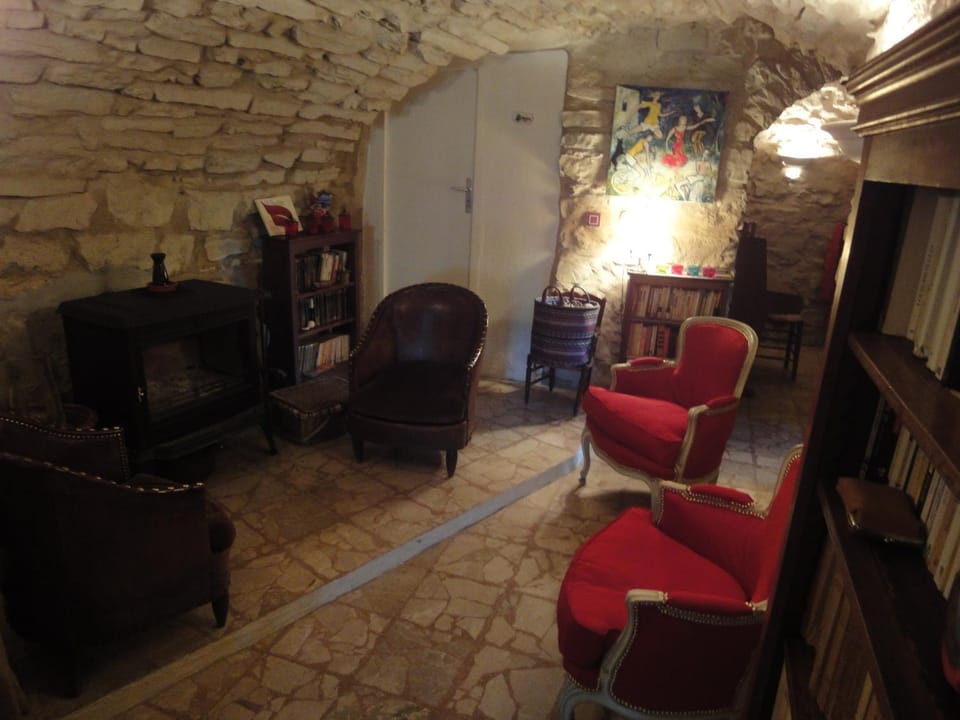 La picholine chambre paons Bed and Breakfast in Occitanie
