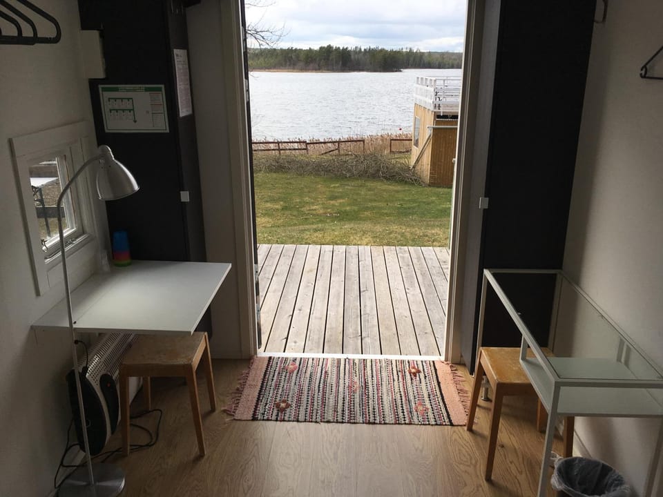 Bed, Lake view