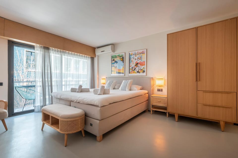 Bed, Photo of the whole room, Bedroom, towels, wardrobe