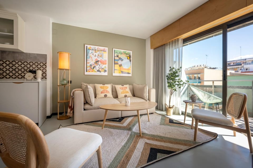 View (from property/room), Balcony/Terrace, Living room, Dining area