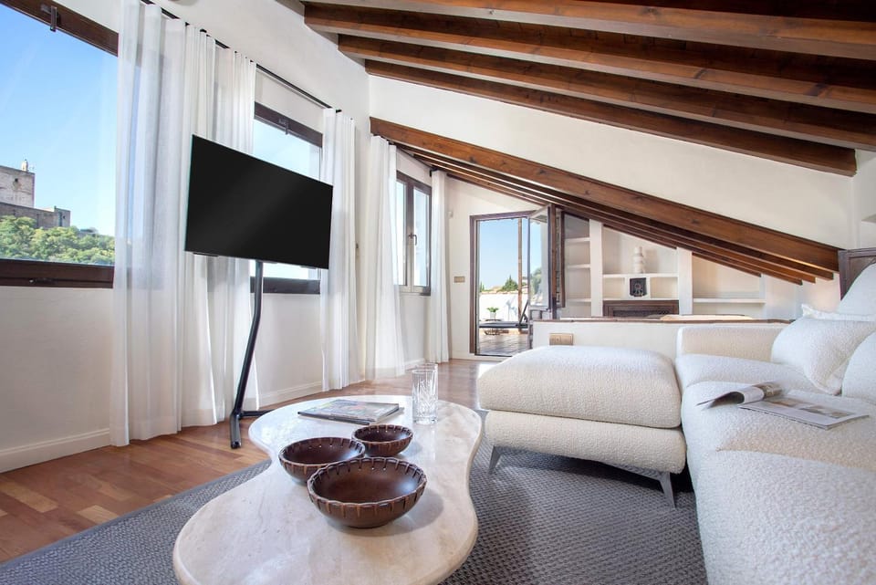 TV and multimedia, View (from property/room), Living room, Seating area