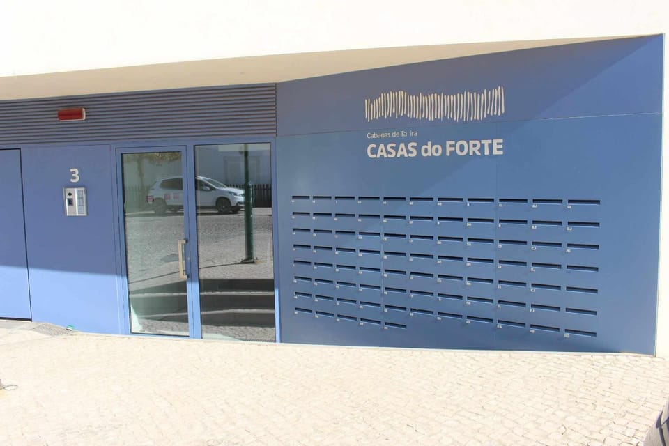 Property building, Facade/entrance, Lobby or reception