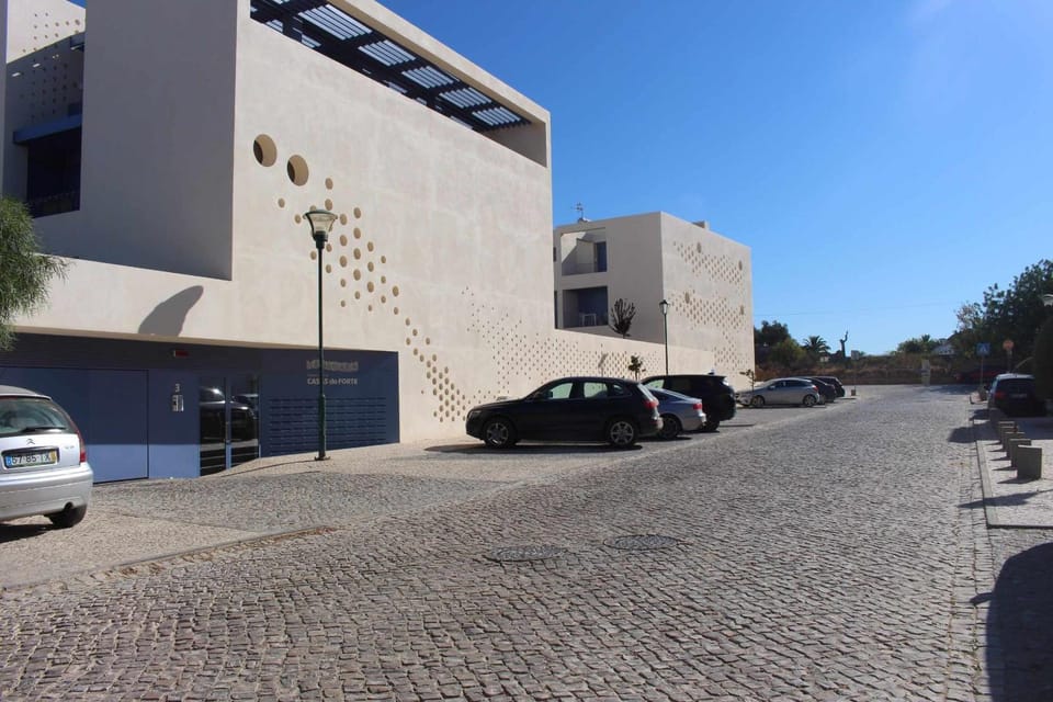 Facade/entrance, Street view, Family