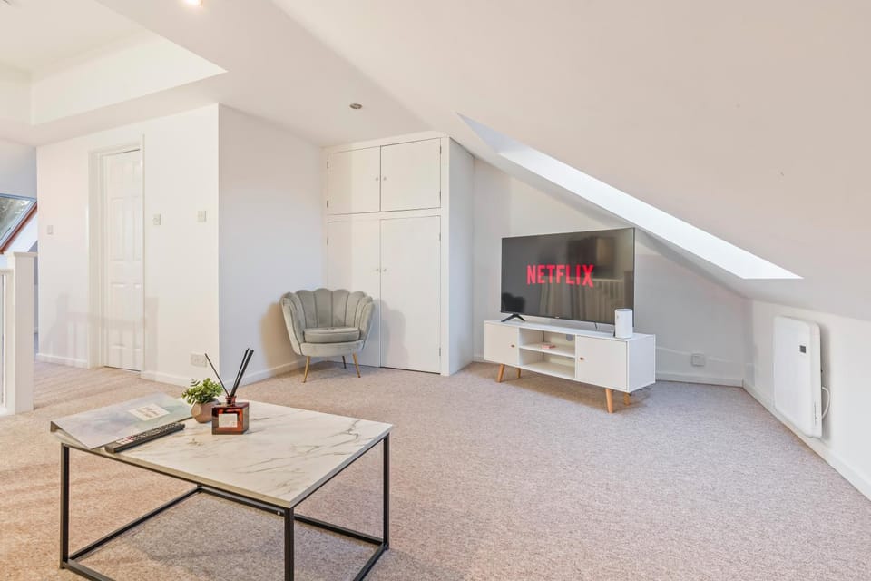 TV and multimedia, Living room, Seating area