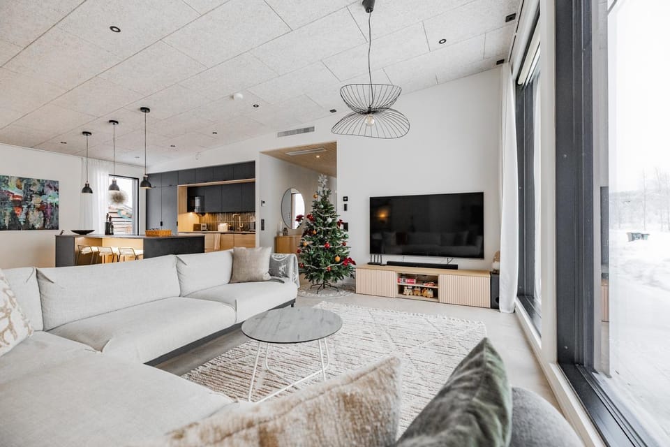 Communal lounge/ TV room, TV and multimedia, Living room, Seating area