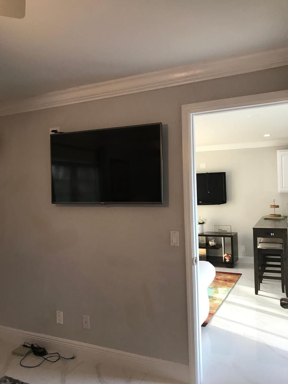 Shower, Toilet, Restaurant/places to eat, Hot Tub, Bathroom, TV and multimedia, Living room, Seating area, Floor plan, Dining area, Bedroom, kitchen