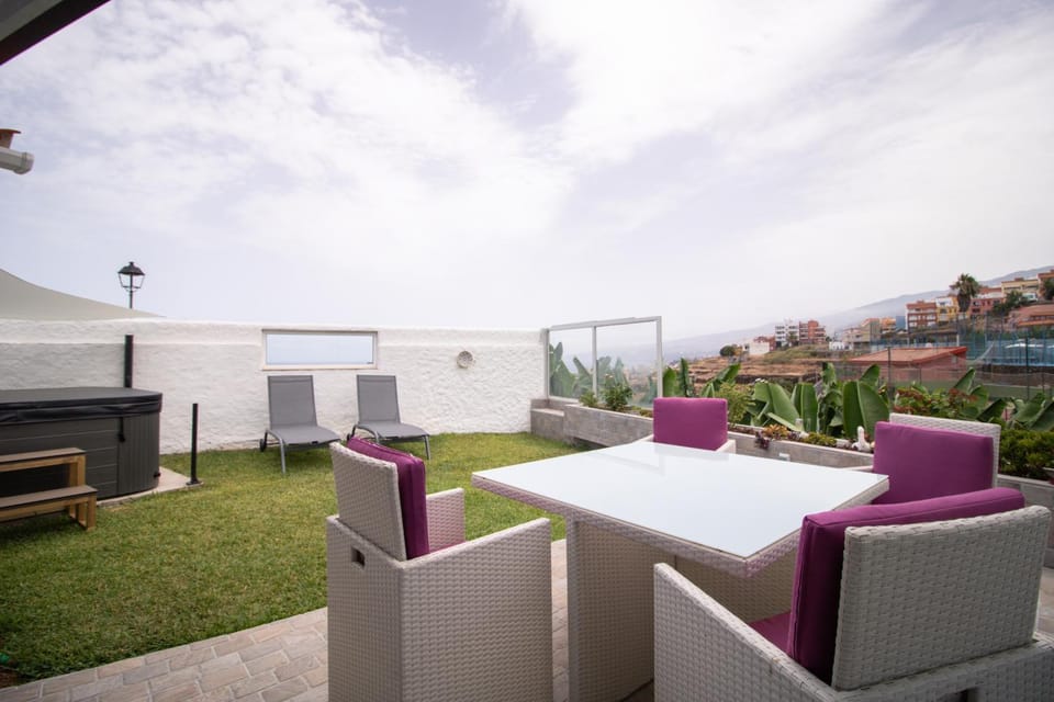 Garden, Evening entertainment, Garden view, sunbed