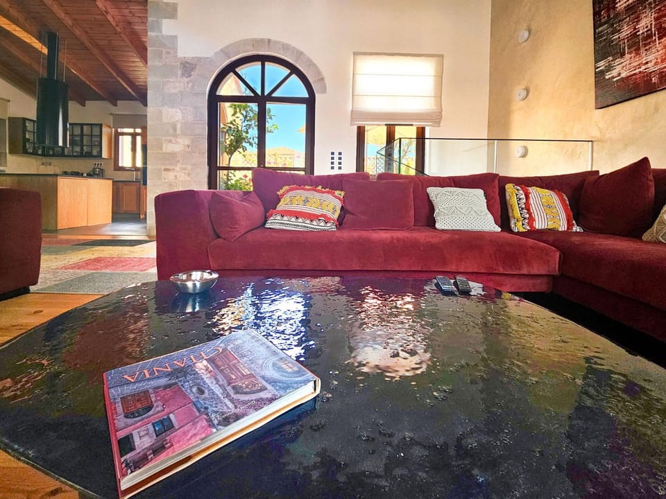 Luminous a House of Luxury Apartment in Chania