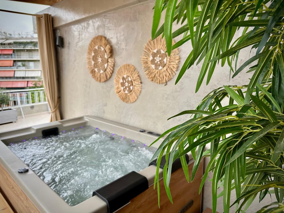 Natural landscape, Hot Tub, Pool view