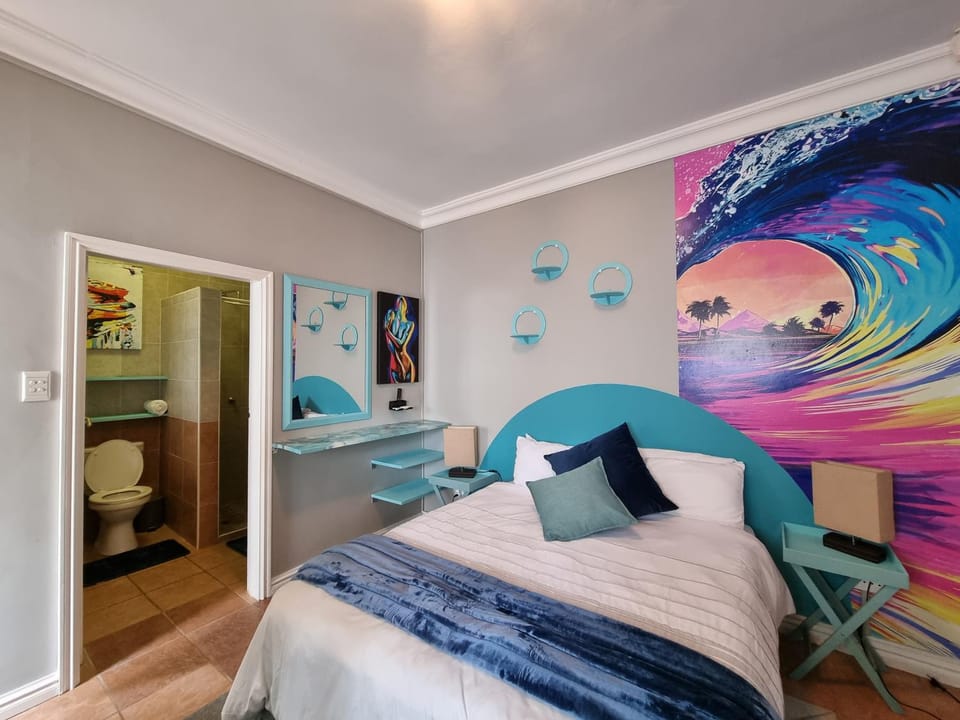 Toilet, Bed, Bathroom, Photo of the whole room, Decorative detail, Bedroom