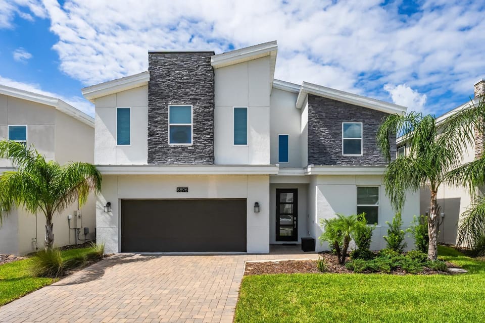 Spacious 8BR Villa by Disney World w Private Pool Villa in Four Corners
