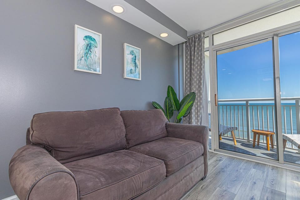 Oceanfront One Bedroom Suite-Atlantica 803 House in Myrtle Beach
