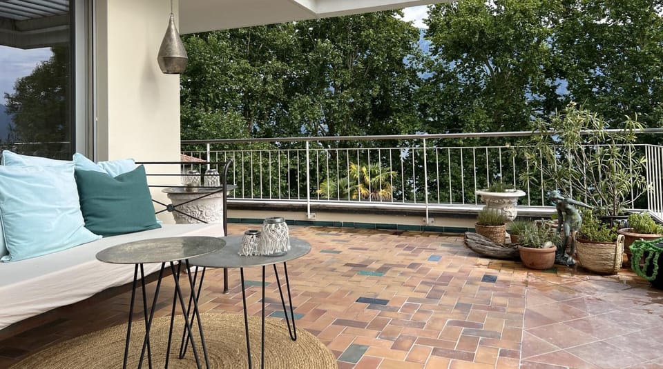 Property building, Balcony/Terrace